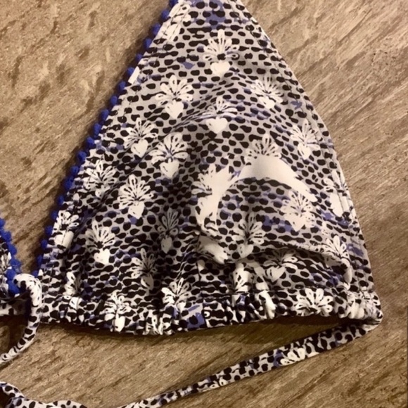 Poupette St. Barth Lucy Triangle Bikini Top in Navy/White. - Picture 5 of 8